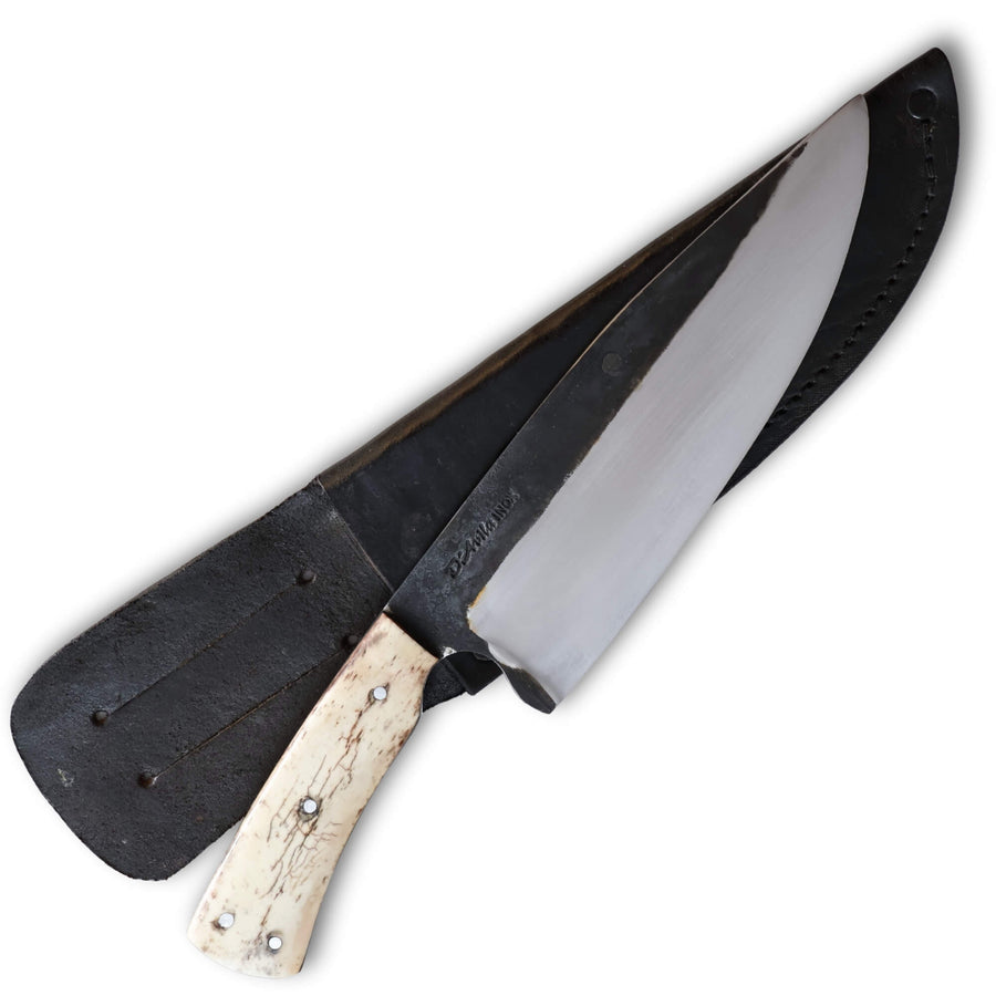 Faca Big Chef 8'' em aço Inox, cabo em Osso, brutforj polido