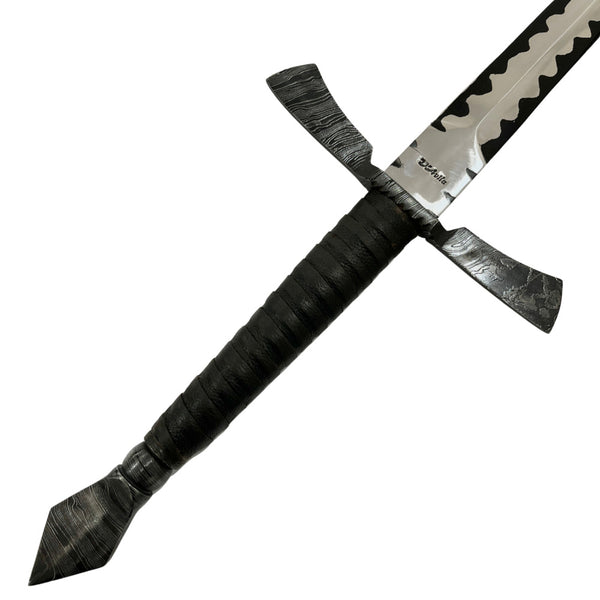 Espada Templária integral 24"Forjada em aço San Mai, com guarda em aço damasco.